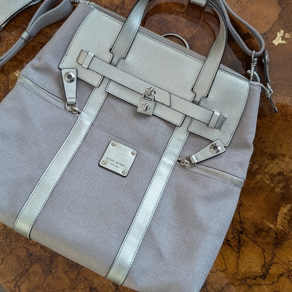 Gorgeous Henri Bendel New York bag/Satchel/Backpack/Tote - Picture 16 of 16